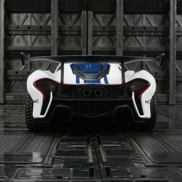 BABYS 1ST P1 GTR