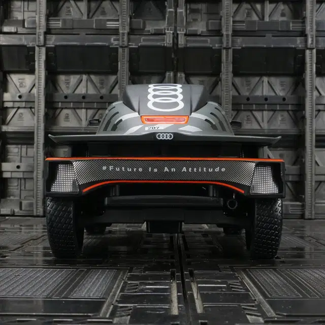 BABYS 1ST RS Q e-tron 124