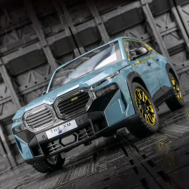 BABYS 1ST XMSUV
