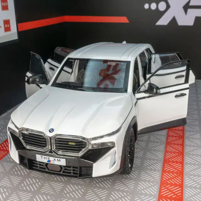 BABYS 1ST XMSUV