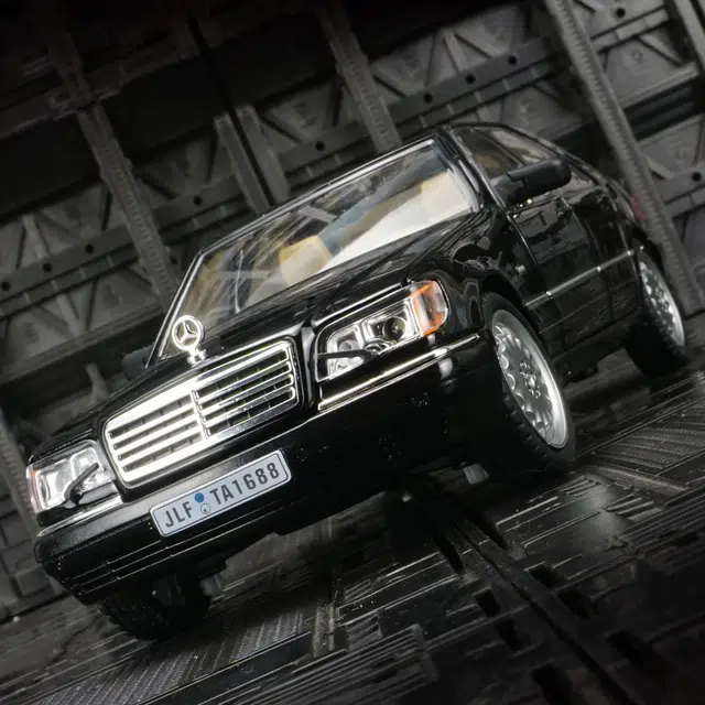 BABYS 1ST W140 S320 124