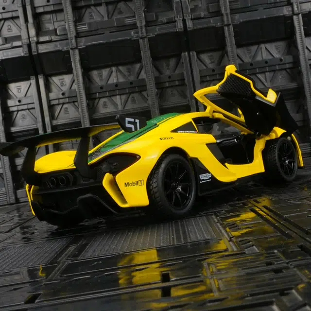 BABYS 1ST P1 GTR