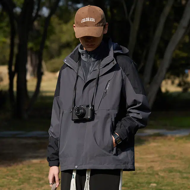 雅鹿  美式复古休闲拼色三合一连帽设计感户外山系保暖百搭 冲锋衣 男女同款