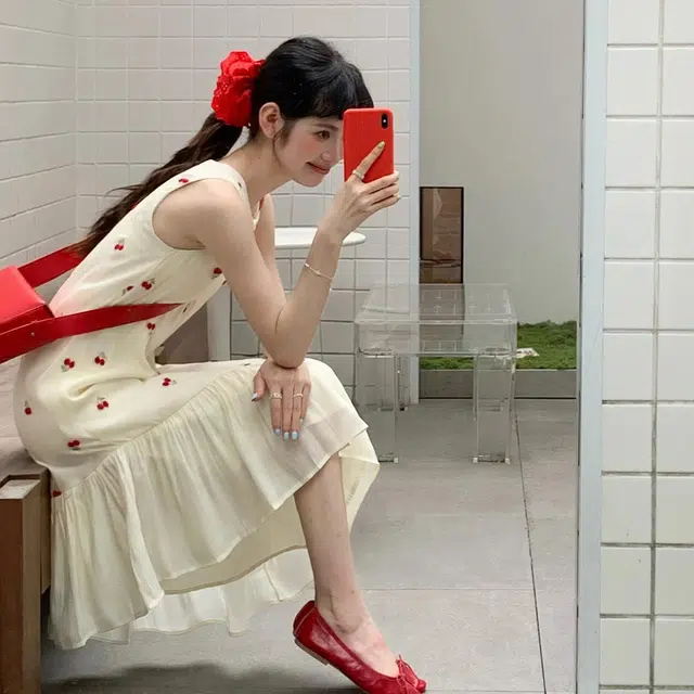 缪斯的诱惑 法式碎花裙子女夏季爆款气质漂亮高级感长裙吊带连衣裙 女款