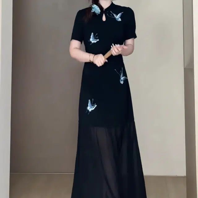 缪斯的诱惑 新中式刺绣蝴蝶改良旗袍裙短袖连衣裙 女款