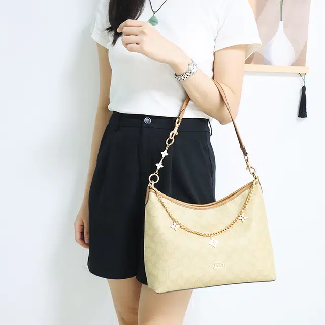 coachLaurel