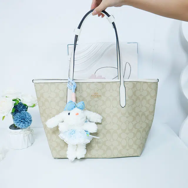 COACH City 33Tote