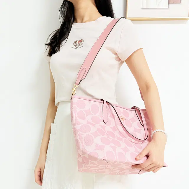 COACH City 33 Tote