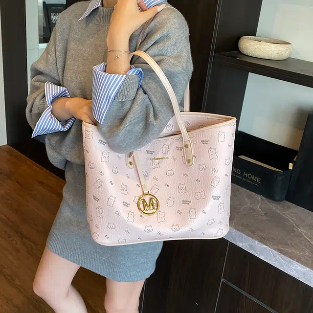 OKEKE pu Tote