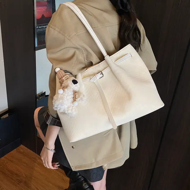 OKEKE pu Tote