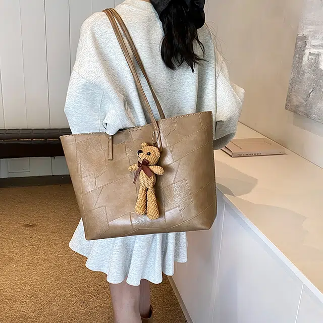 OKEKE pu Tote