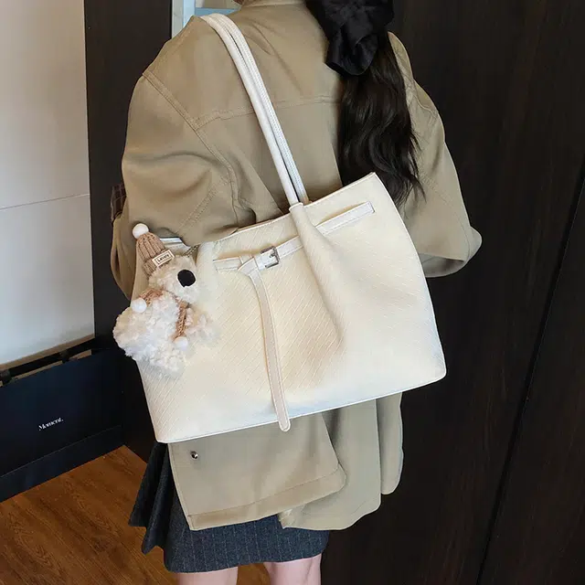 OKEKE pu Tote