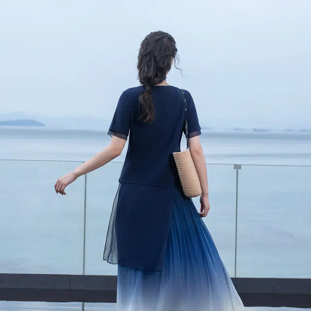 A LIFE ON THE LEFT T