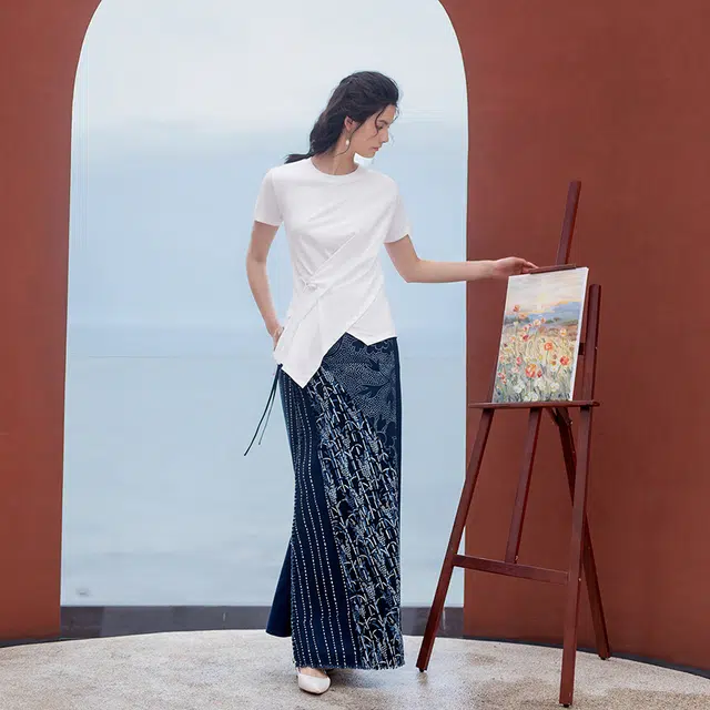 A LIFE ON THE LEFT T