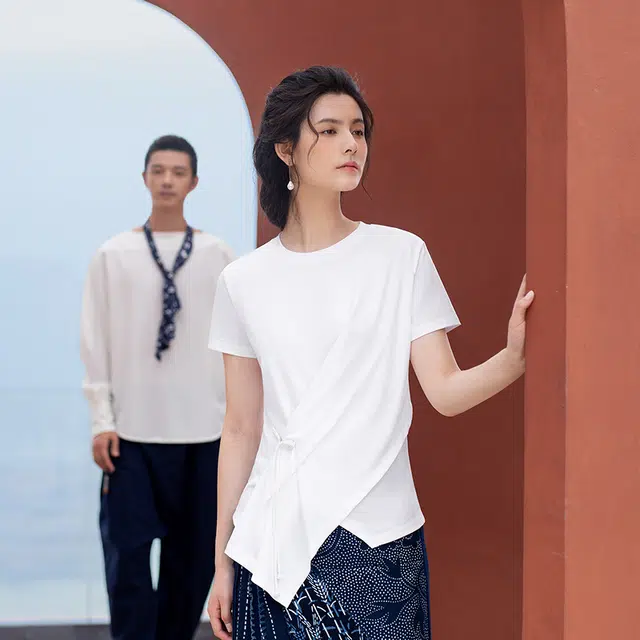 A LIFE ON THE LEFT T