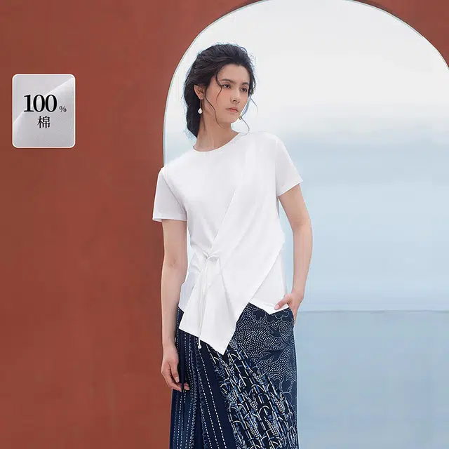 A LIFE ON THE LEFT T