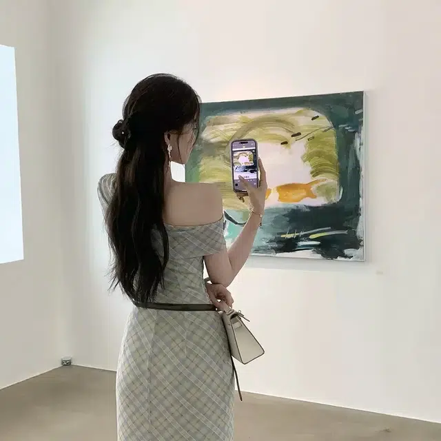格子苔 【智媛妹妹】露肩斜领收腰显瘦格纹长裙无袖连衣裙 女款