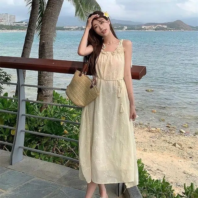 格子苔 重工刺绣提花女春季温柔甜美初恋裙度假风长裙吊带连衣裙 女款