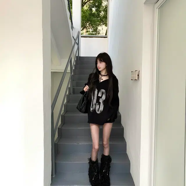 V