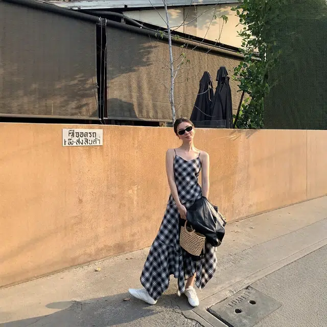 格子苔 方领格子气质设计感不规则吊带连衣裙 女款