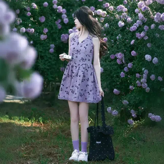 格子苔 甜辣妹碎花流苏挂脖收腰气质设计感小个子短裙夏季吊带连衣裙 女款