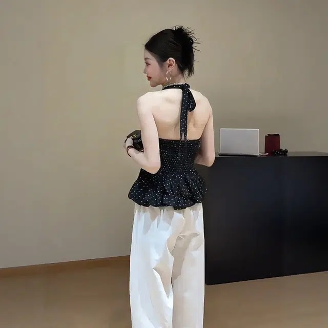 V T