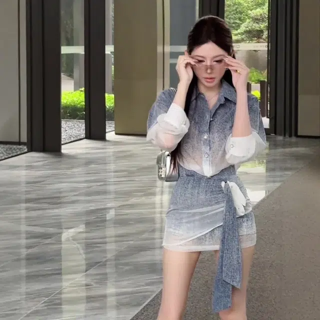 格子苔 天空之境”设计感时尚小香渐变九分袖衬衫上衣包臀半身裙裙装套装 女款