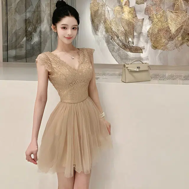 格子苔 【轻纱曼舞】蕾丝拼接网纱设计收腰显瘦无袖连衣裙 女款