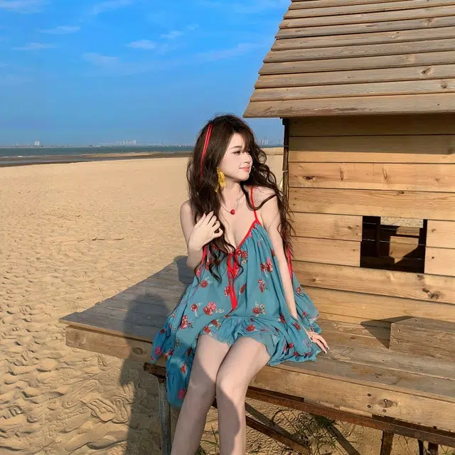 格子苔 不规则碎花法式多巴胺短裙吊带连衣裙 女款