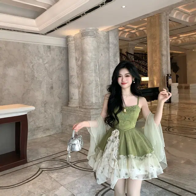 格子苔 雨梦恋章 设计感气质复古提花玫瑰拼接碎花蓬蓬裙夏吊带连衣裙 女款