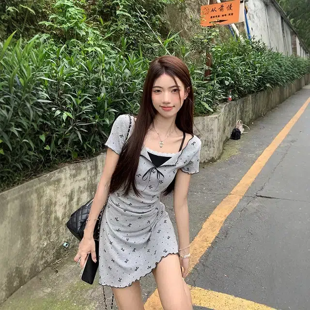 格子苔 纯欲蝴蝶结法式小个子高级感收腰显瘦短裙短袖连衣裙 女款
