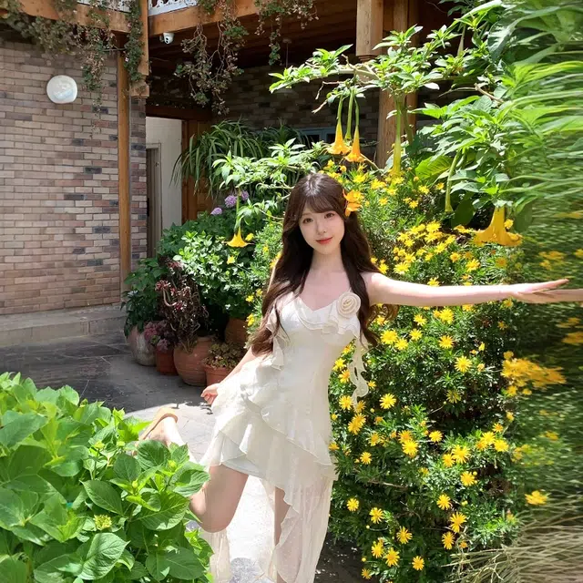 格子苔 法式纯欲风赫本子女夏季收腰气质不规则荷叶边长裙吊带连衣裙 女款