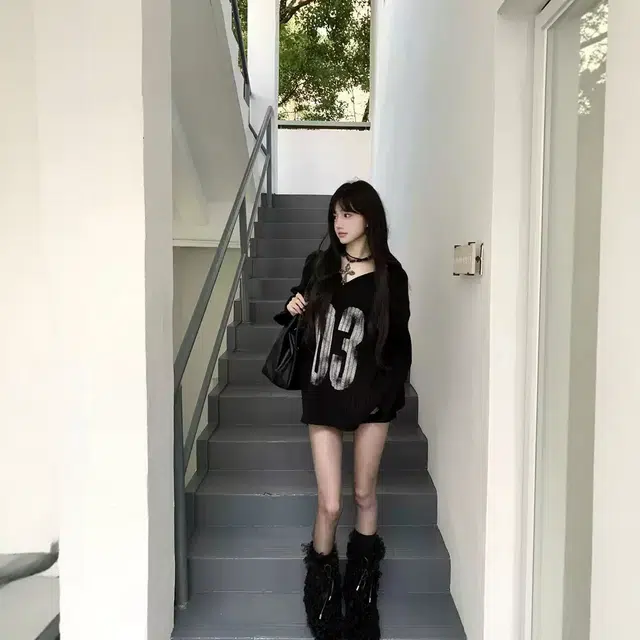 V