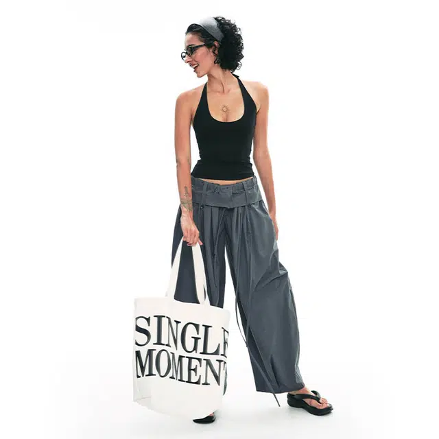 SINGLE MOMENT