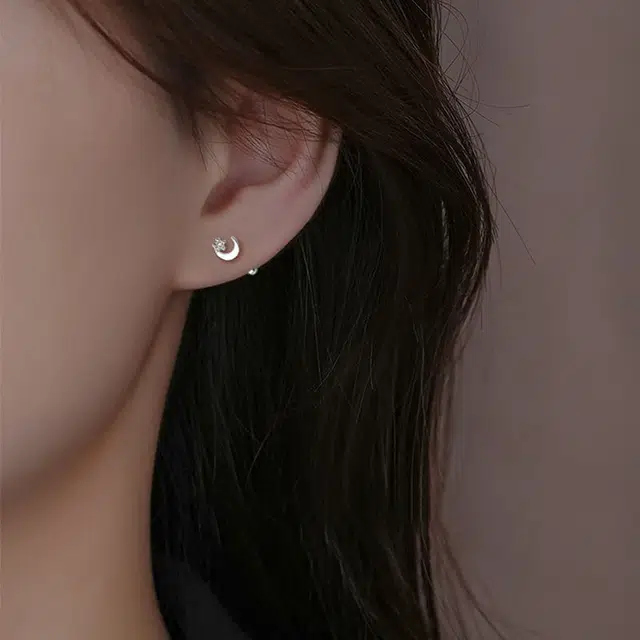 999