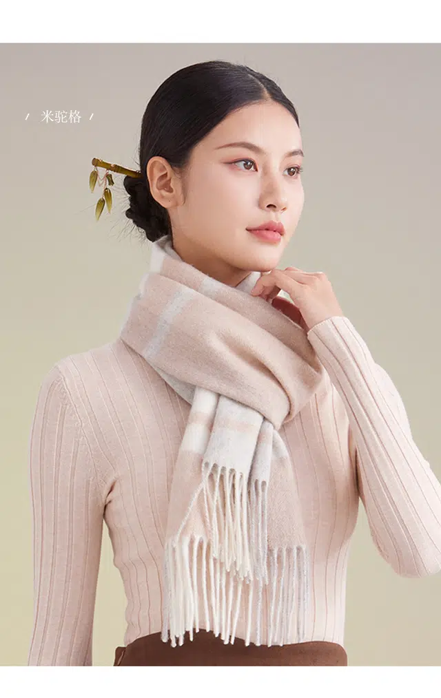 红豆 轻盈柔软舒适保暖时尚格纹百搭 羊毛 绒线围巾 男女同款情侣款