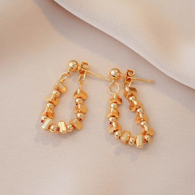 LANYAO Twisted Cube Chain Earrings