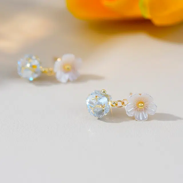 澜耀  花朵吊坠 时尚百搭轻奢风清新高级感耳饰 合金 耳环 女款