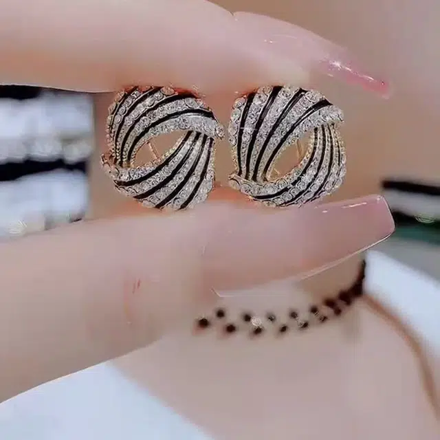 澜耀 黑金旋钻 复古螺旋条纹镶钻 个性网红气质高级感耳饰 铜合金 耳环 女款