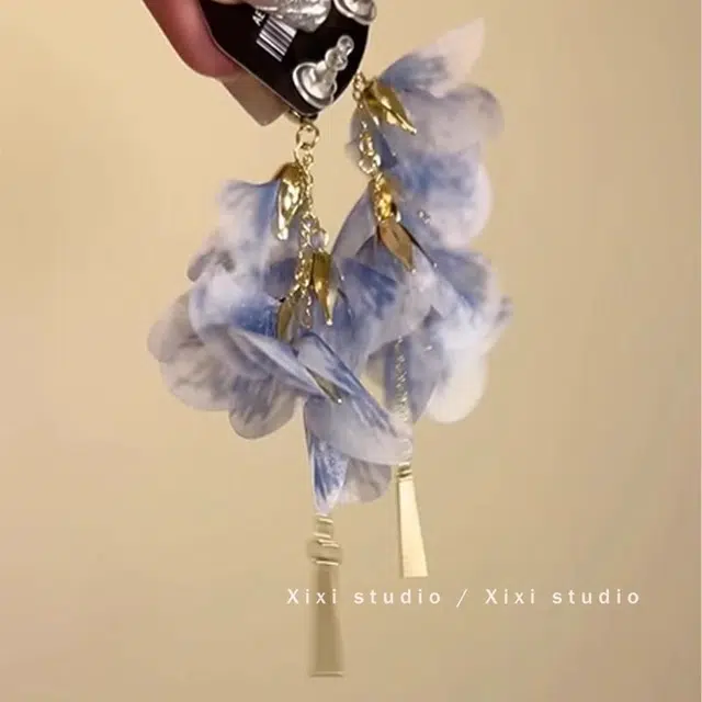 澜耀 冰蓝絮语 冰淬蓝色花朵人造水晶流苏  清冷风气质轻奢高级感耳饰#好运 铜合金 耳环 女款