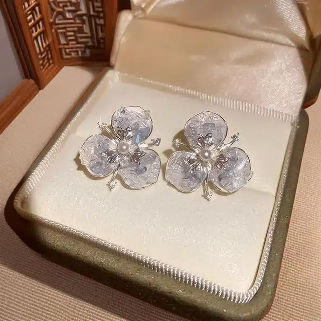 澜耀 冰晶花事 水晶花朵 小清新轻奢高级感耳饰#好运 铜合金 耳环 女款