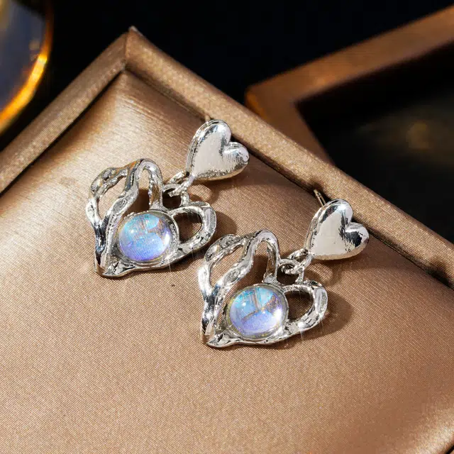 澜耀 银焰锁心 不规则扭纹爱心彩光 小众设计轻奢高级 铜合金 耳环 女款
