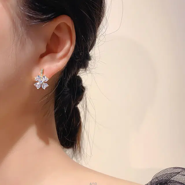 澜耀 幸运四叶草花朵耳饰 新中式小众设计创意百搭 休闲小清新 铜 耳钉 女款