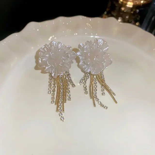 澜耀 甜美亚克力花朵短款流苏耳坠 优雅小众高级气质耳饰 铜合金 耳环 女款