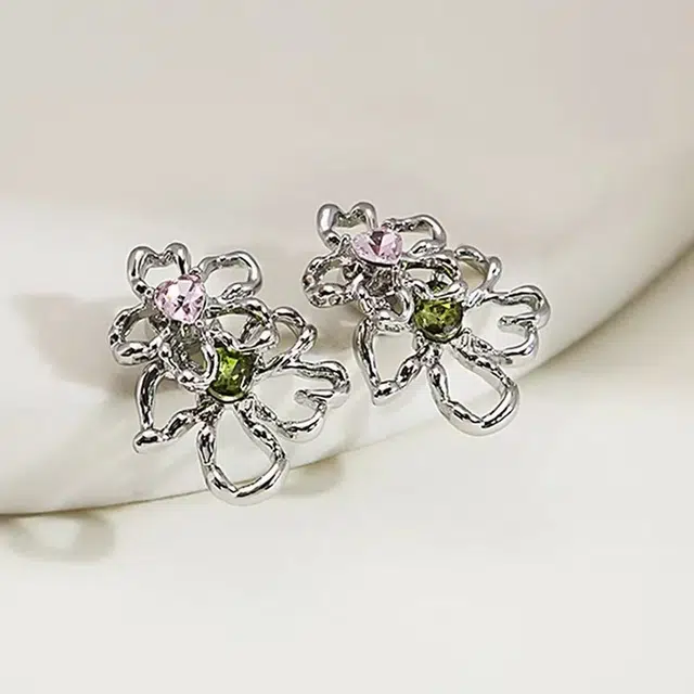 澜耀 褶皱镂空花朵 百搭设计精致小众素款甜美耳饰 合金 耳环 女款