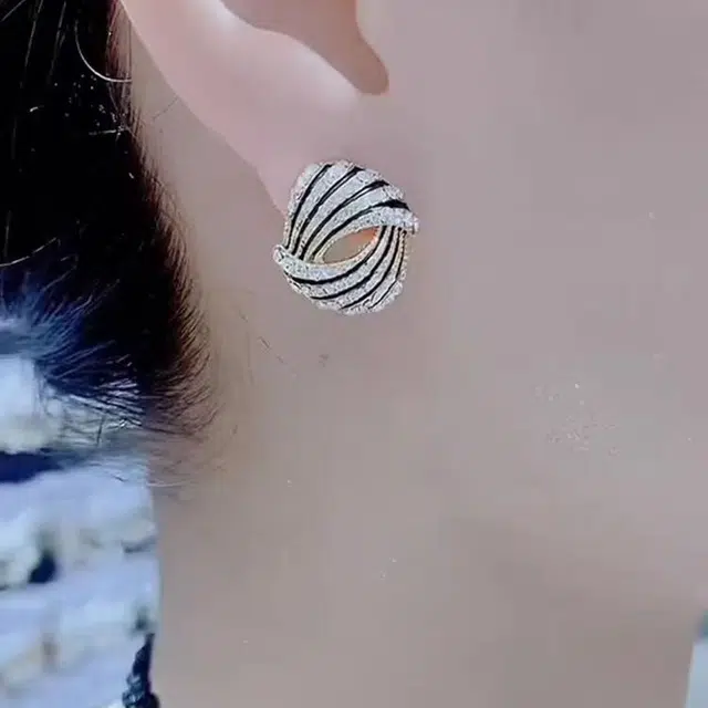 澜耀 黑金旋钻 复古螺旋条纹镶钻 个性网红气质高级感耳饰 铜合金 耳环 女款