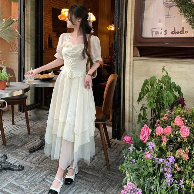 小菊川栗 方领法式名媛风收腰气质设计感公主蛋糕裙短袖连衣裙 女款 杏色