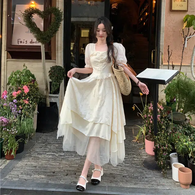 小菊川栗 方领法式名媛风收腰气质设计感公主蛋糕裙短袖连衣裙 女款 杏色