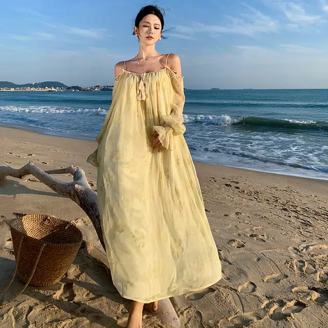 小菊川栗 时尚简约百搭舒适方领修身吊带连衣裙 女款 黄色