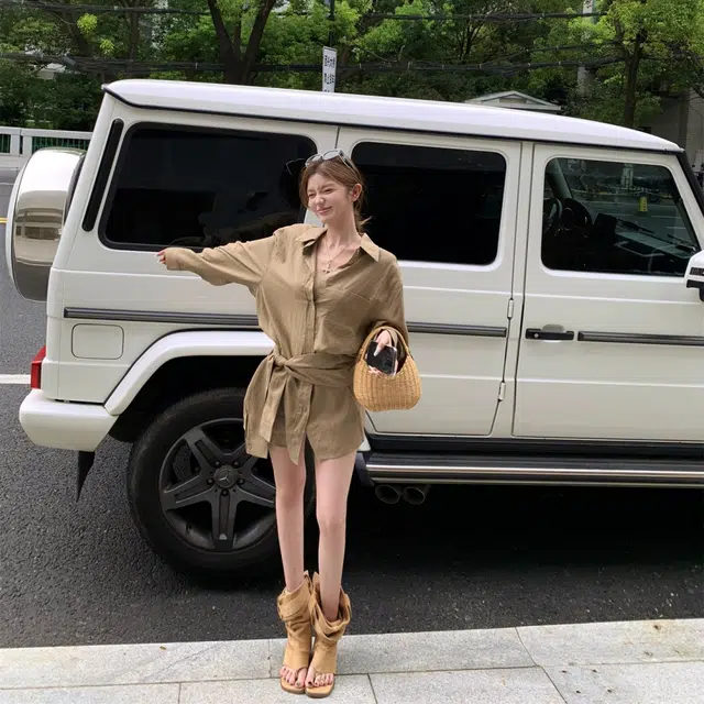 小菊川栗 纯色宽松适中翻领长袖衬衫 女款